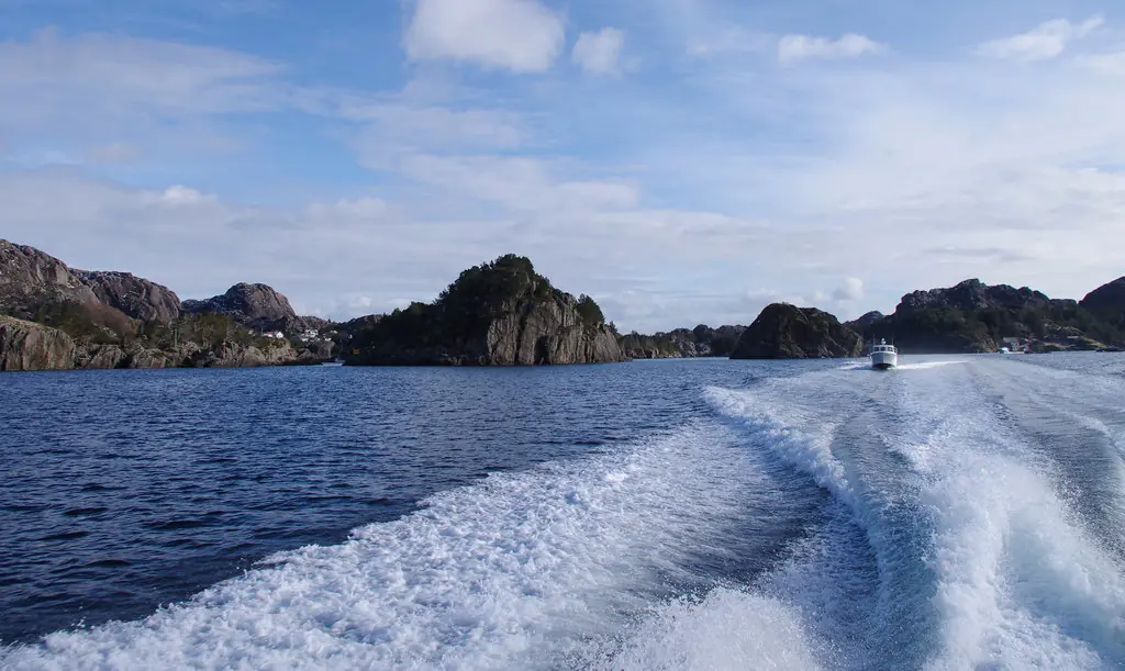 Turen går fra Askøy utenfor Bergen til Ålesund, med et stopp i Ulsteinvik