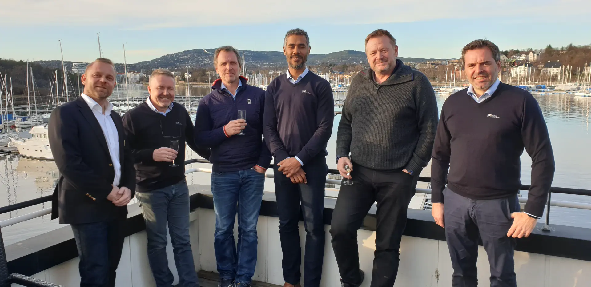 Fra venstre: Anders Kristensen (Generalsekretær KNS), Torgeir Iversen (Daglig leder Marina Solutions), Einar Galtung Døsvig (Havnesjef KNS), Tov Lerheim (salgsansvarlig MS), Håkon Ingvaldsen (styremedlem KNS) og Jan-Erik Fremmerlid (Prosjektleder MS).