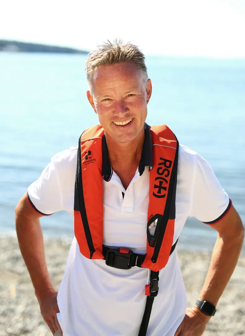 Mann med flytevest